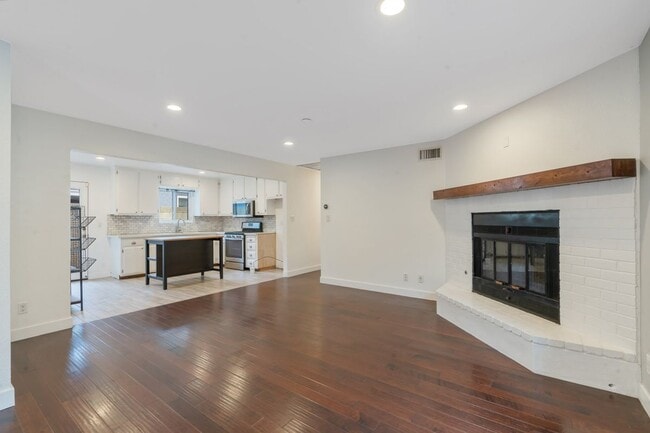 Foto del edificio - 1427 E 55th St