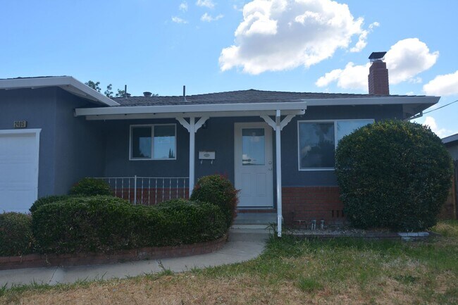 Foto del edificio - Beautifully Remodeled Antioch Delta Fair A...