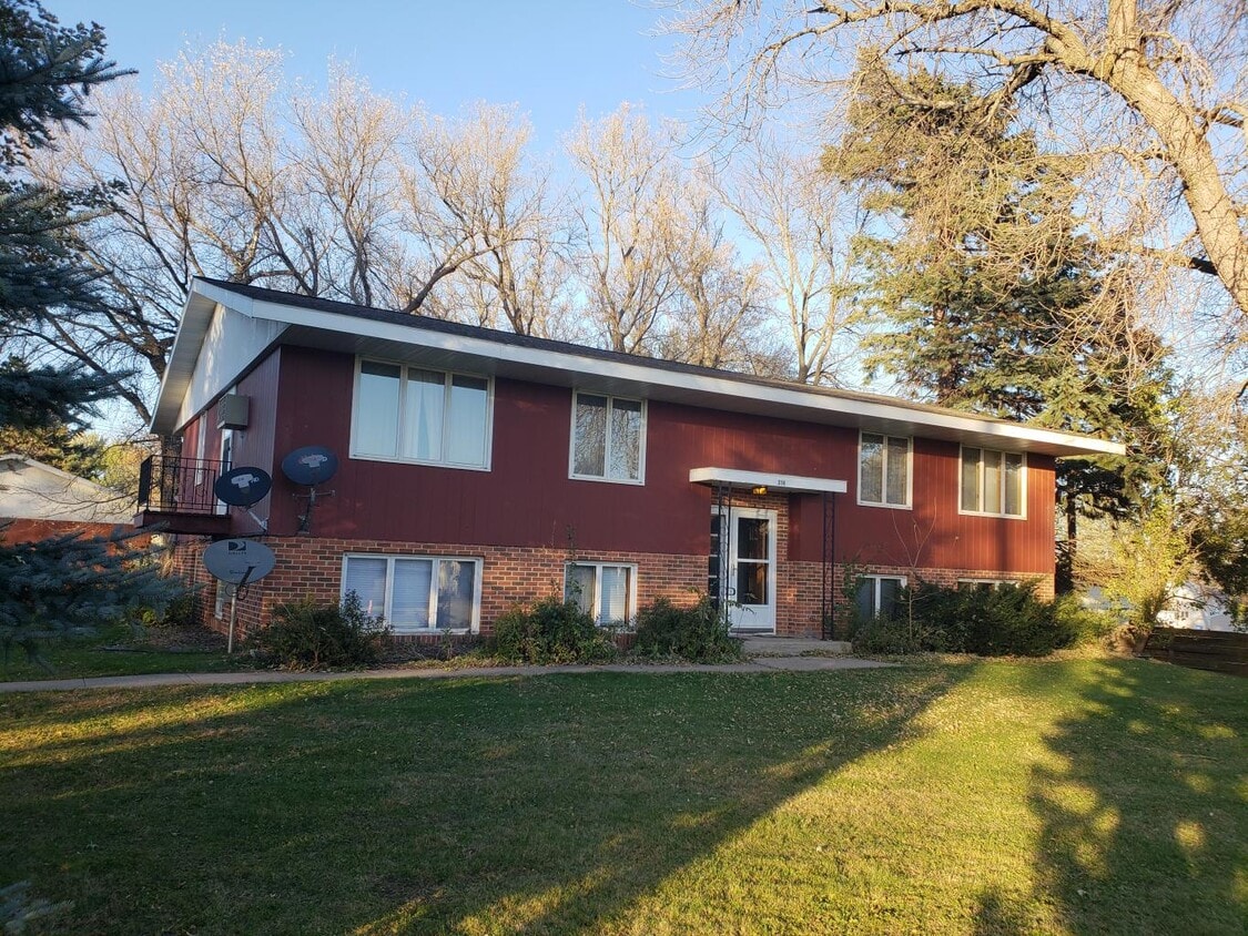 314 Sherwood Ave SW Unit 3, De Smet, SD 57231 Apartments in De Smet