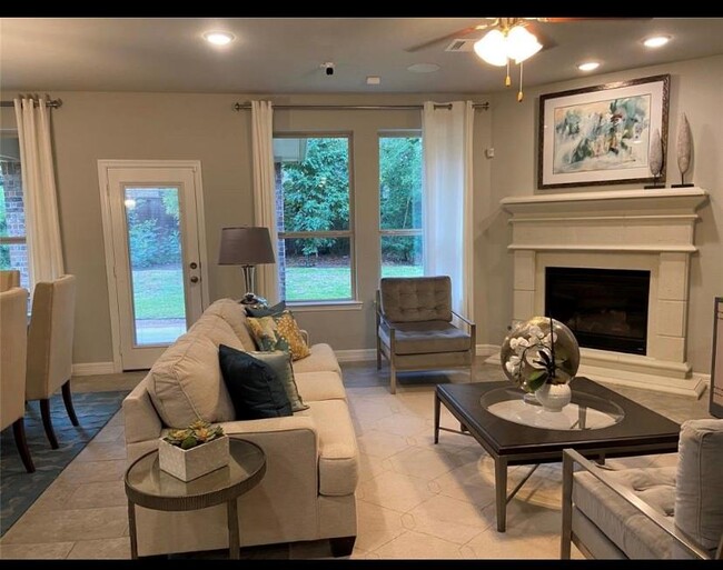 Building Photo - 135 Teralyn Grv Lp