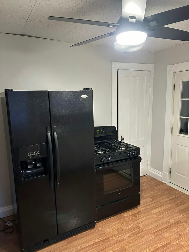 Foto del edificio - 422 Church Street, Unit 1