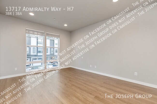 Foto del edificio - 13717 Admiralty Way