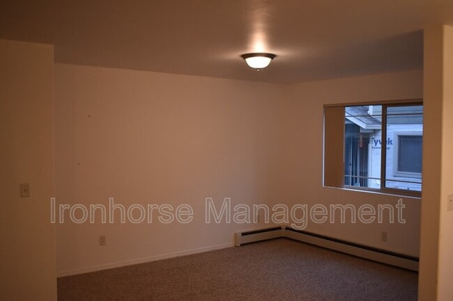 Building Photo - 515 Michael Grove Ave