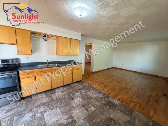 Building Photo - 1 Bed 1 Bath Bungalow
