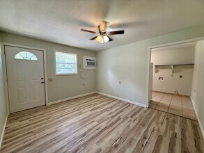 Building Photo - 204 N 16th Ave