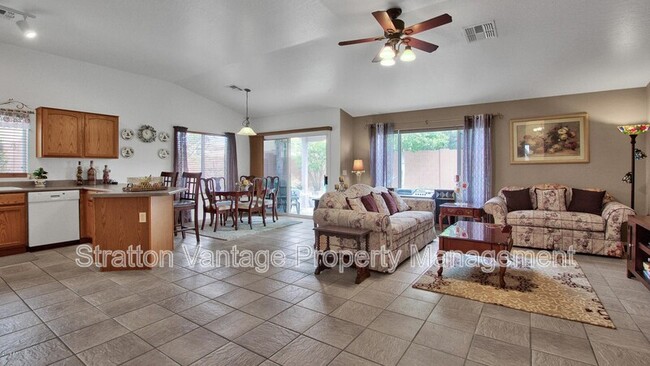 Building Photo - 9220 E Cedar Basin Ln