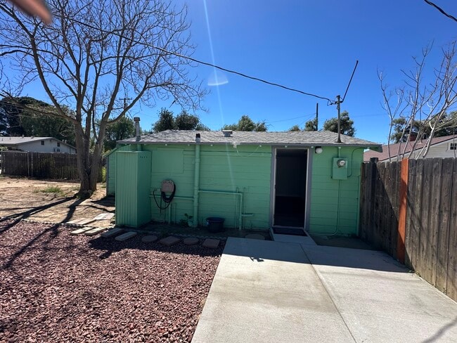 Foto del edificio - 814 Edgar Ave