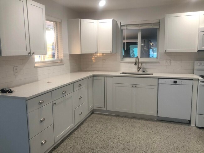 Foto del edificio - 221 SE 2nd Ave