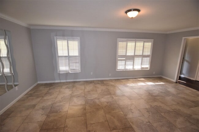 Building Photo - 3061 Nicholson Dr