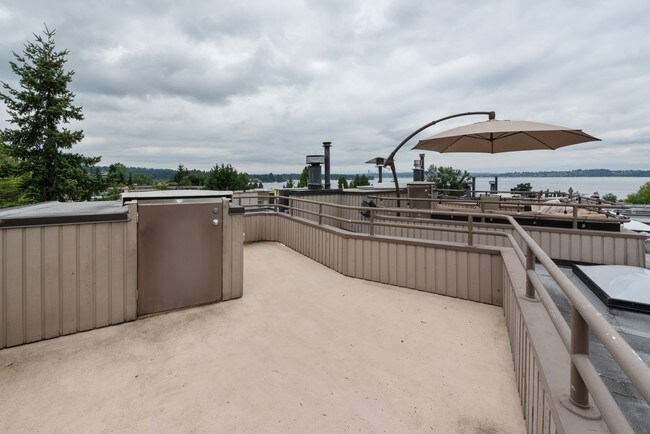 Building Photo - Pointe Vista - 3 bedrooms