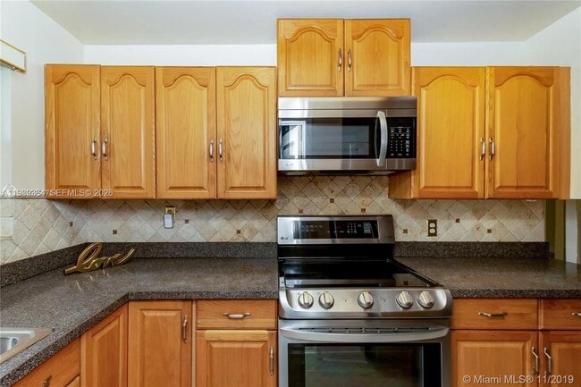 Building Photo - 270 Layne Blvd