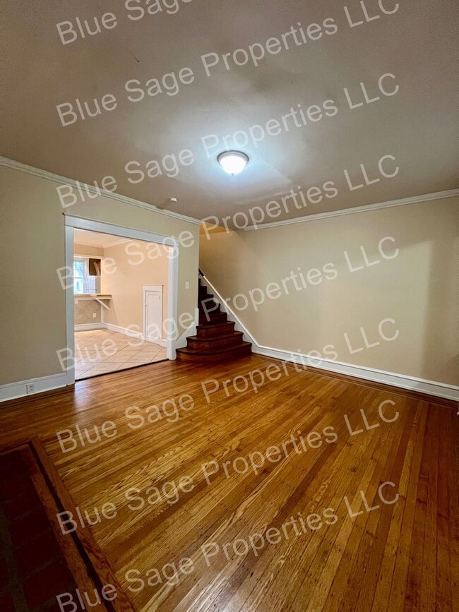 Building Photo - Spacious 3 Bedroom 1 Bath in Lansdowne