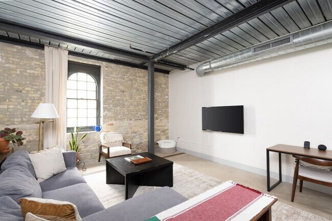 Foto del edificio - 1009 W Juneau Ave