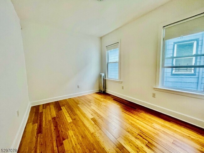 Building Photo - 169 Hillside Ave