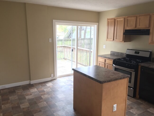 Foto del edificio - Amazing 3-Bedroom 1.5-Bath Home