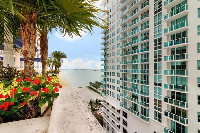 Foto del edificio - 1200 Brickell Bay Dr