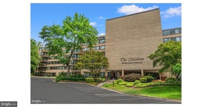 Building Photo - 600 Roosevelt Blvd