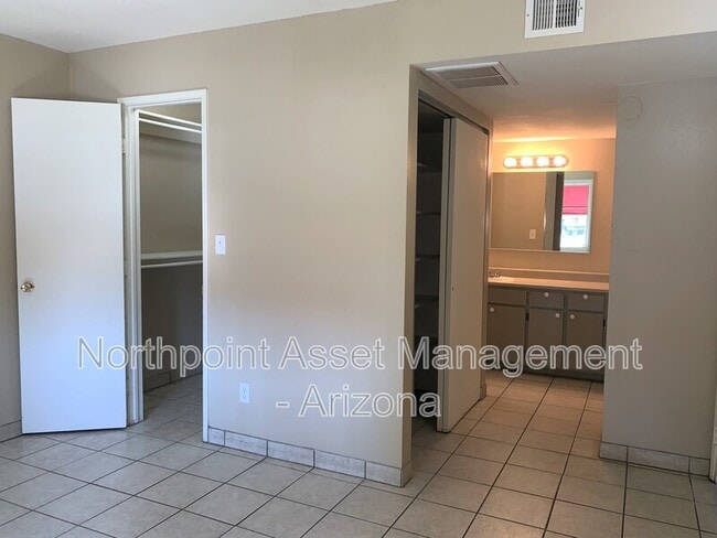 Building Photo - 3993 N Campbell Ave