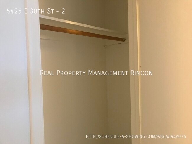 Building Photo - Central Tucson - Close to Everything!