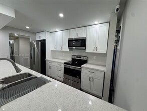 Building Photo - 7081 Environ Blvd