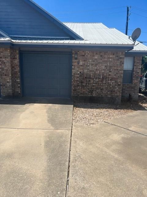 Foto del edificio - 2914 Whisper Oaks Ln