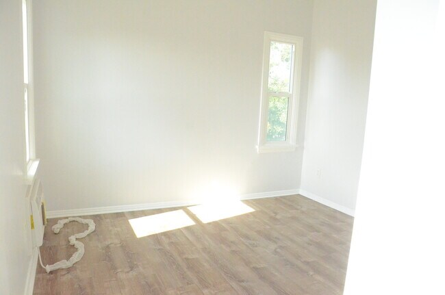 Foto del edificio - 2543 S Burnside Ave