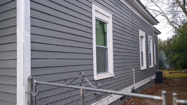 Foto del edificio - 3710 Napier Ave