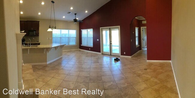 Foto del edificio - 3 br, 2 bath House - 920 W Coronado Ave