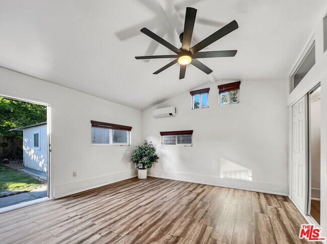 Foto del edificio - 3962 Tivoli Ave