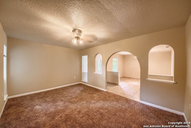 Building Photo - NE San Antonio 3 bedroom home in establish...