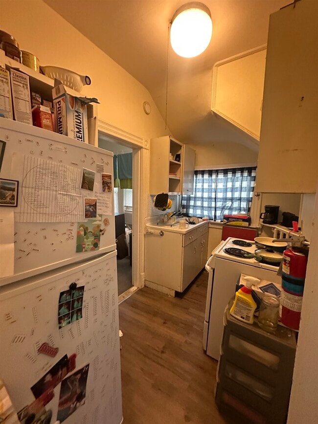 Building Photo - 43 Clarke St