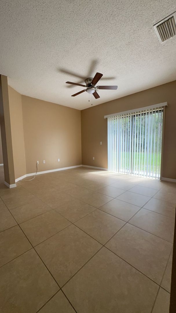 Foto del edificio - 850 Glastonbury Dr