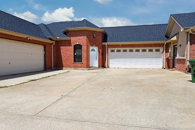 Photo - 234 Bayne Road Unit B House