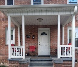 Building Photo - 703 Askew St