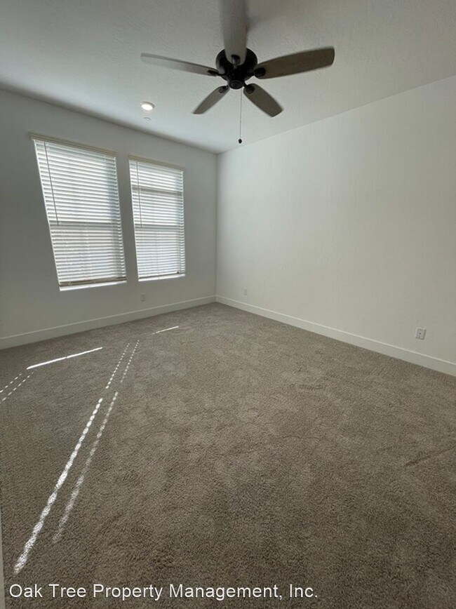 Foto del edificio - 2 br, 2 bath House - 567 N. Adler Lane
