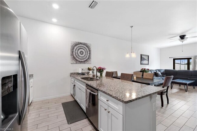 Foto del edificio - 3421 SW 8th Pl