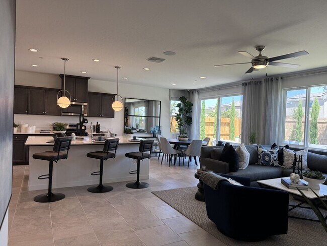 Foto del edificio - Brand new Former Model Home in Riverstone