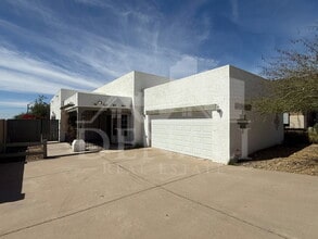 Building Photo - 1221 E Cholla St