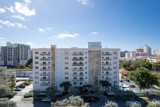 Gables Corinthian Plaza Photo