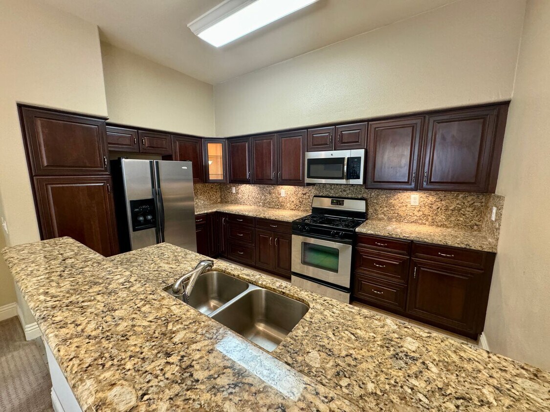 Primary Photo - Beautiful 2B/2BA Condo w/ A/C, Washer/Drye...
