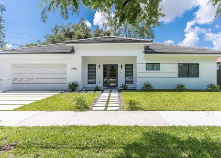 Foto principal - 9958 SW 216th St