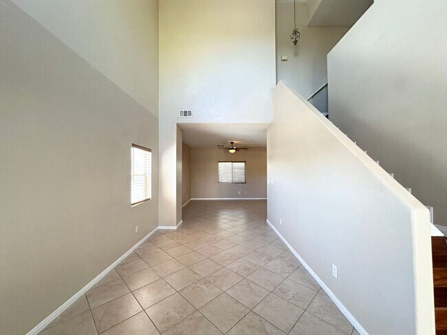 Foto del edificio - Beautiful 2 story Home