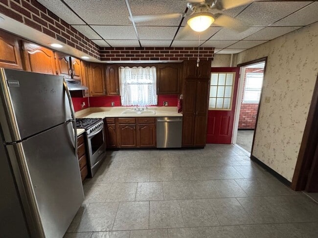 Building Photo - 3 Bedroom in Plains