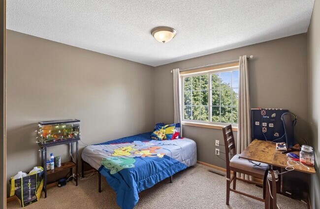 Foto del edificio - 7823 W 145th St