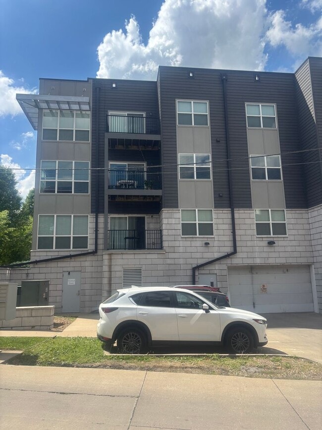 Interior Photo - 5 Lincoln Ave