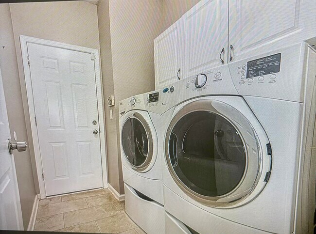 Laundry - 2404 Caneridge Pt SW