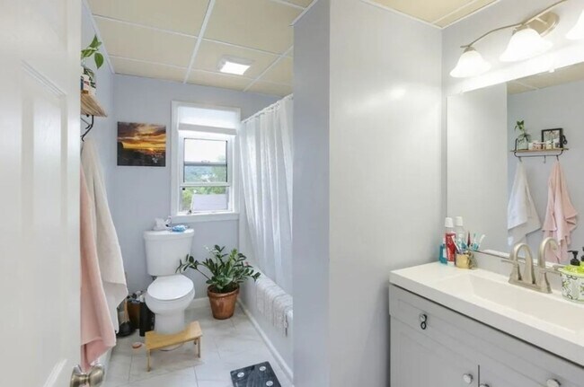 Building Photo - 30 Hemans St