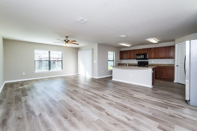 Building Photo - 11849 Valhalla Woods Dr