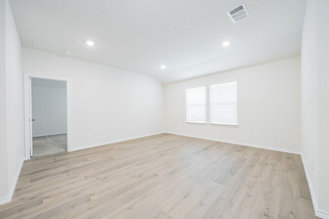 Foto del edificio - 2110 Thornton Dr