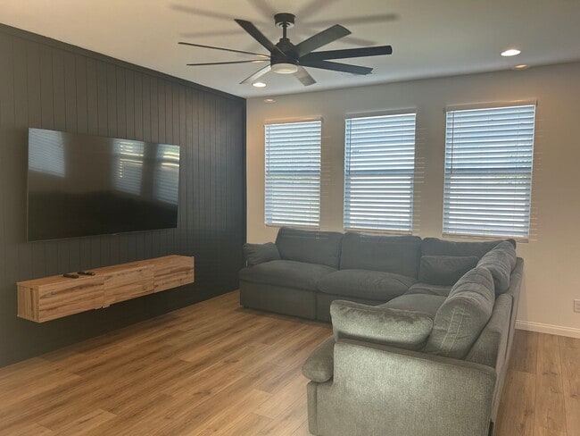 Building Photo - Beautiful 2 story home in Skye Canyon